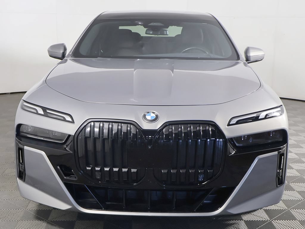 Used 2023 BMW 760i xDrive w/ Parking Assistance Package AWD/4WD image 12