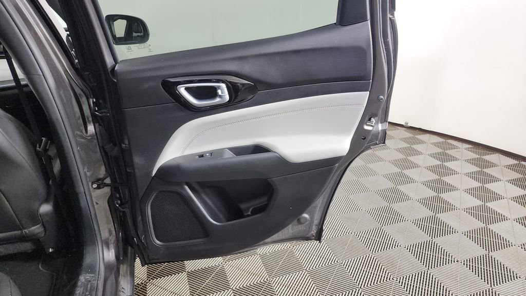 Used 2023 Jeep Compass Limited image 27