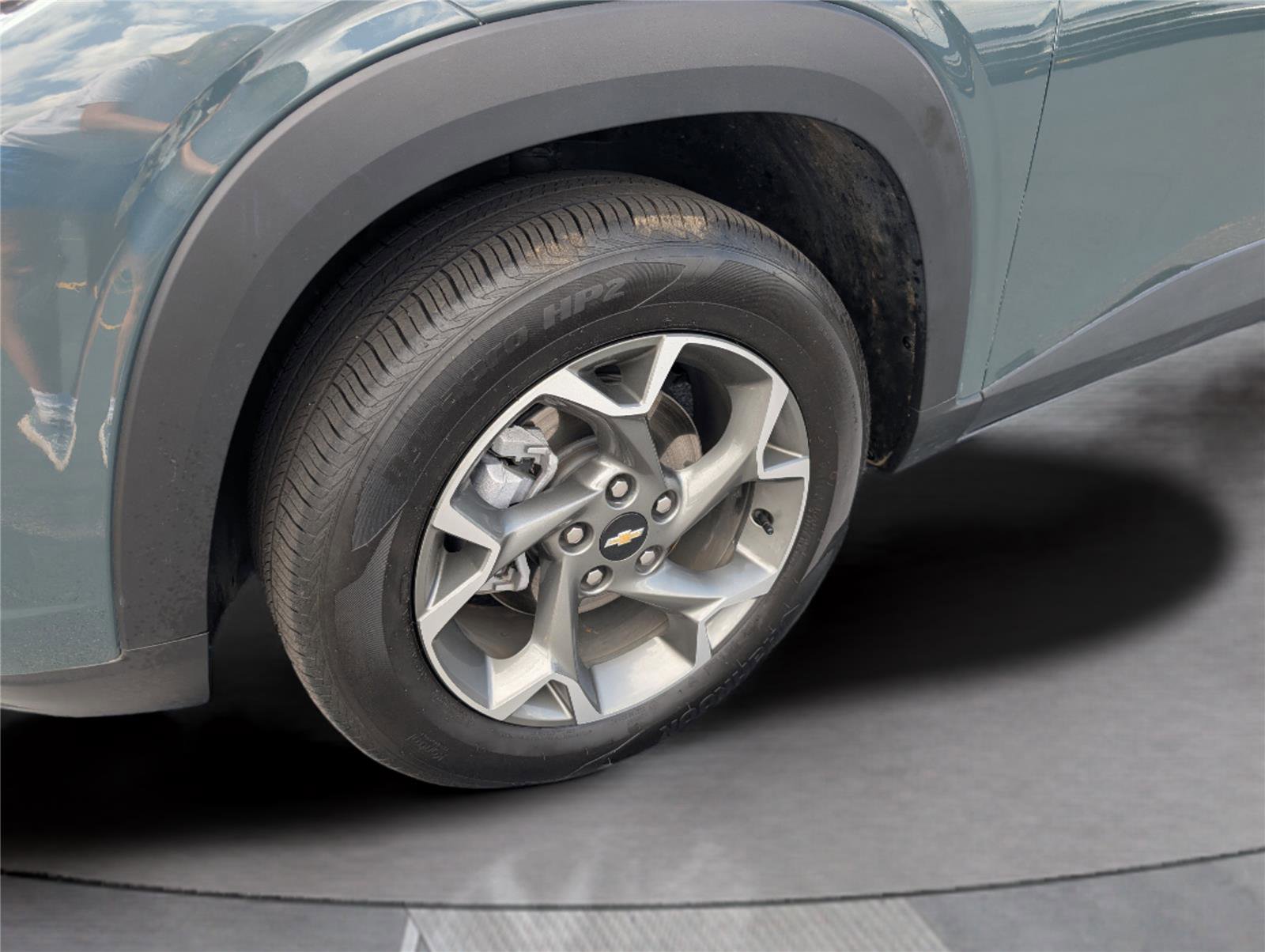 Used 2025 Chevrolet Trax LT image 36