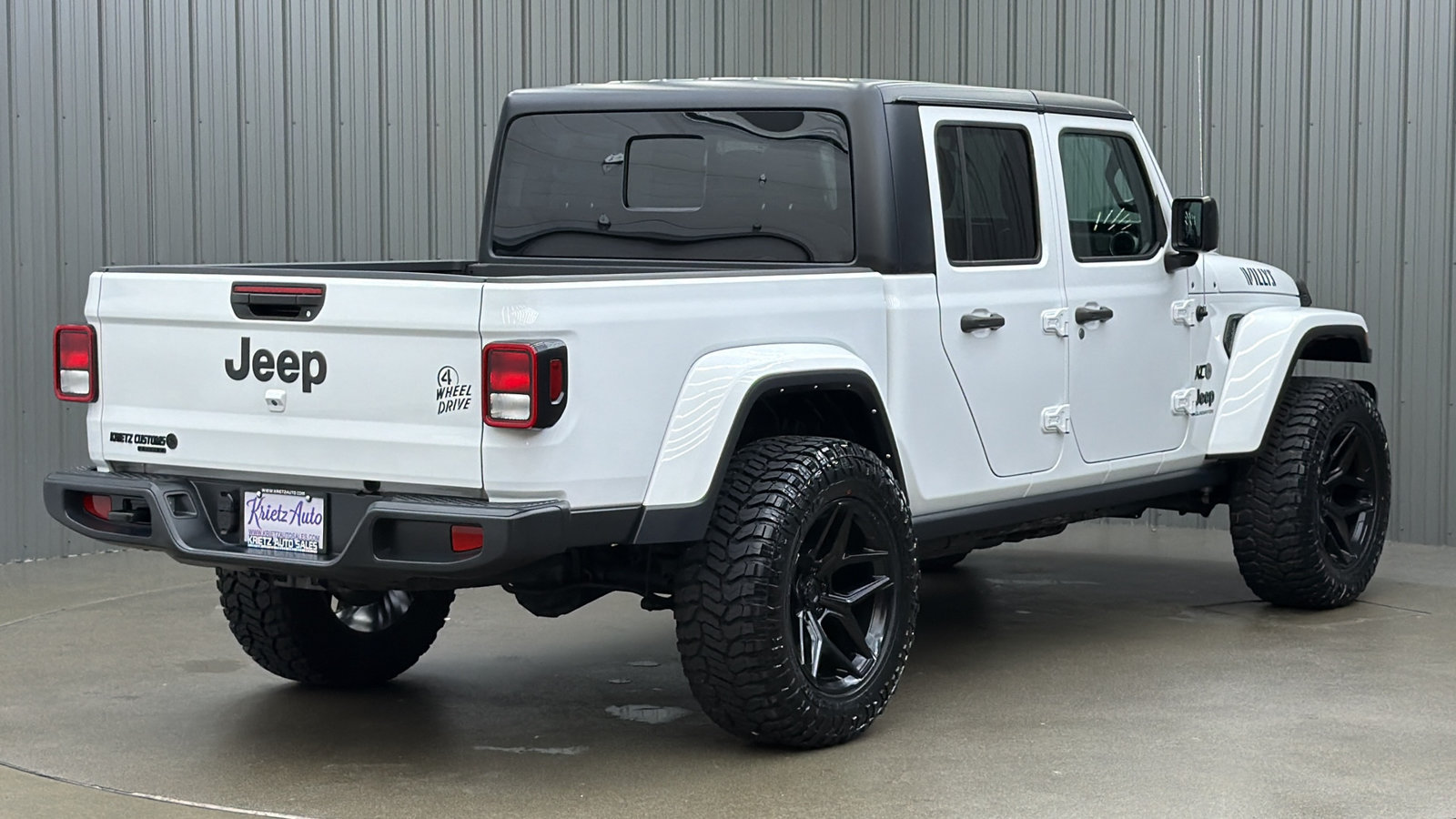 Used 2023 Jeep Gladiator Sport AWD/4WD image 5