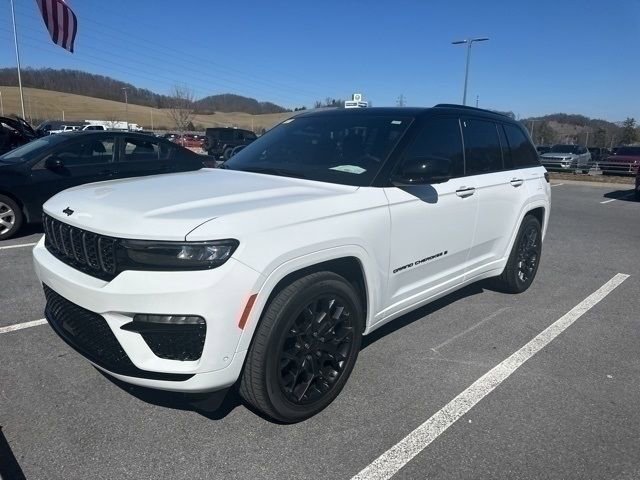 Used 2025 Jeep Grand Cherokee Summit image 2