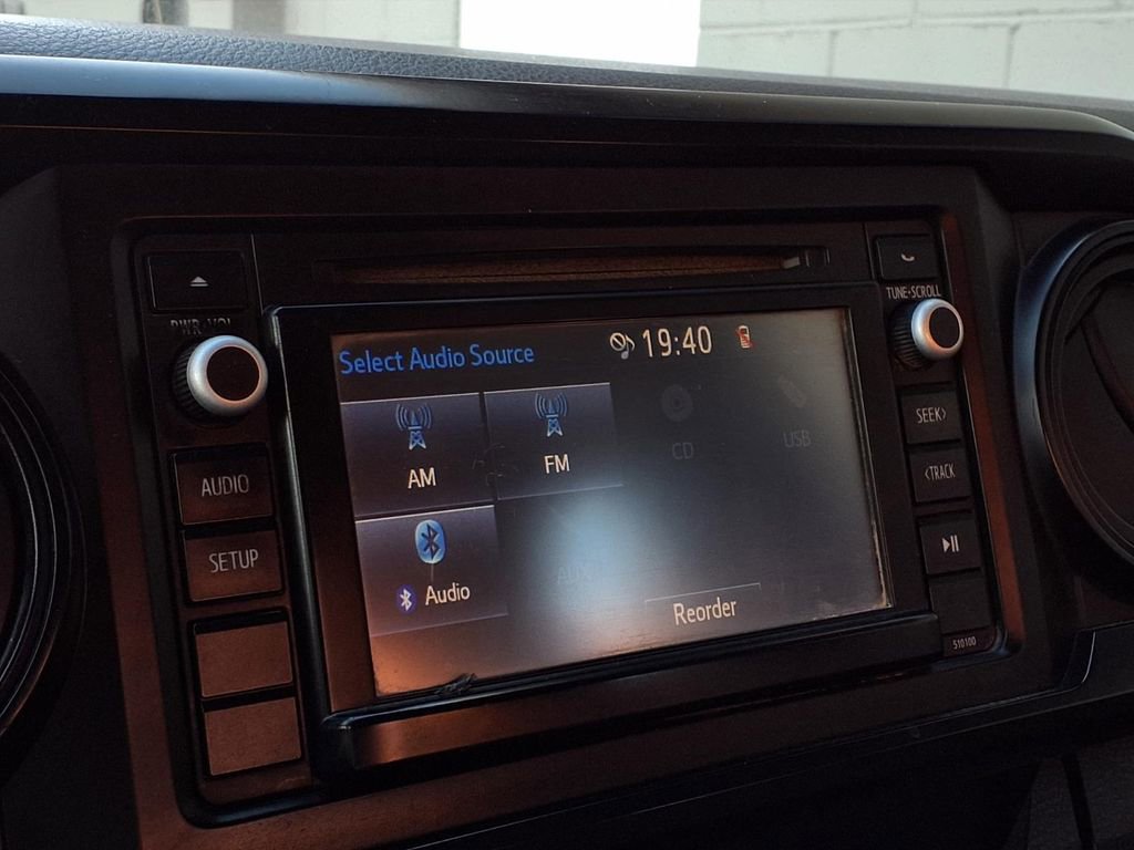Used 2018 Toyota Tacoma SR image 6
