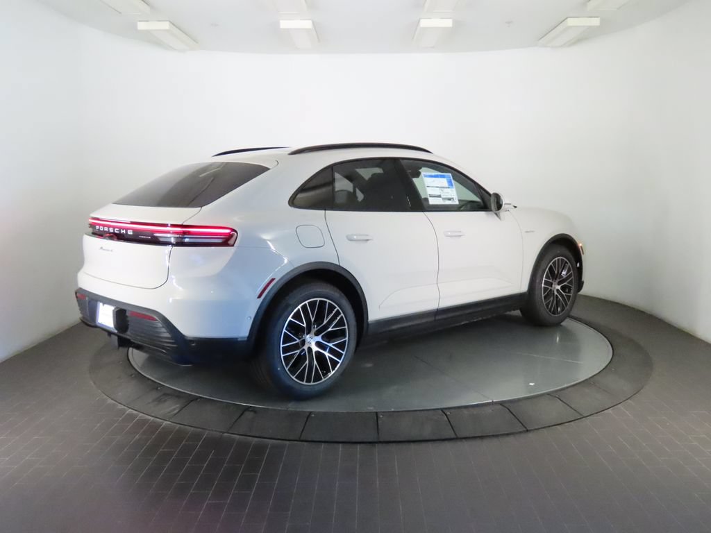 New 2026 Porsche Macan 4 Electric AWD/4WD image 7