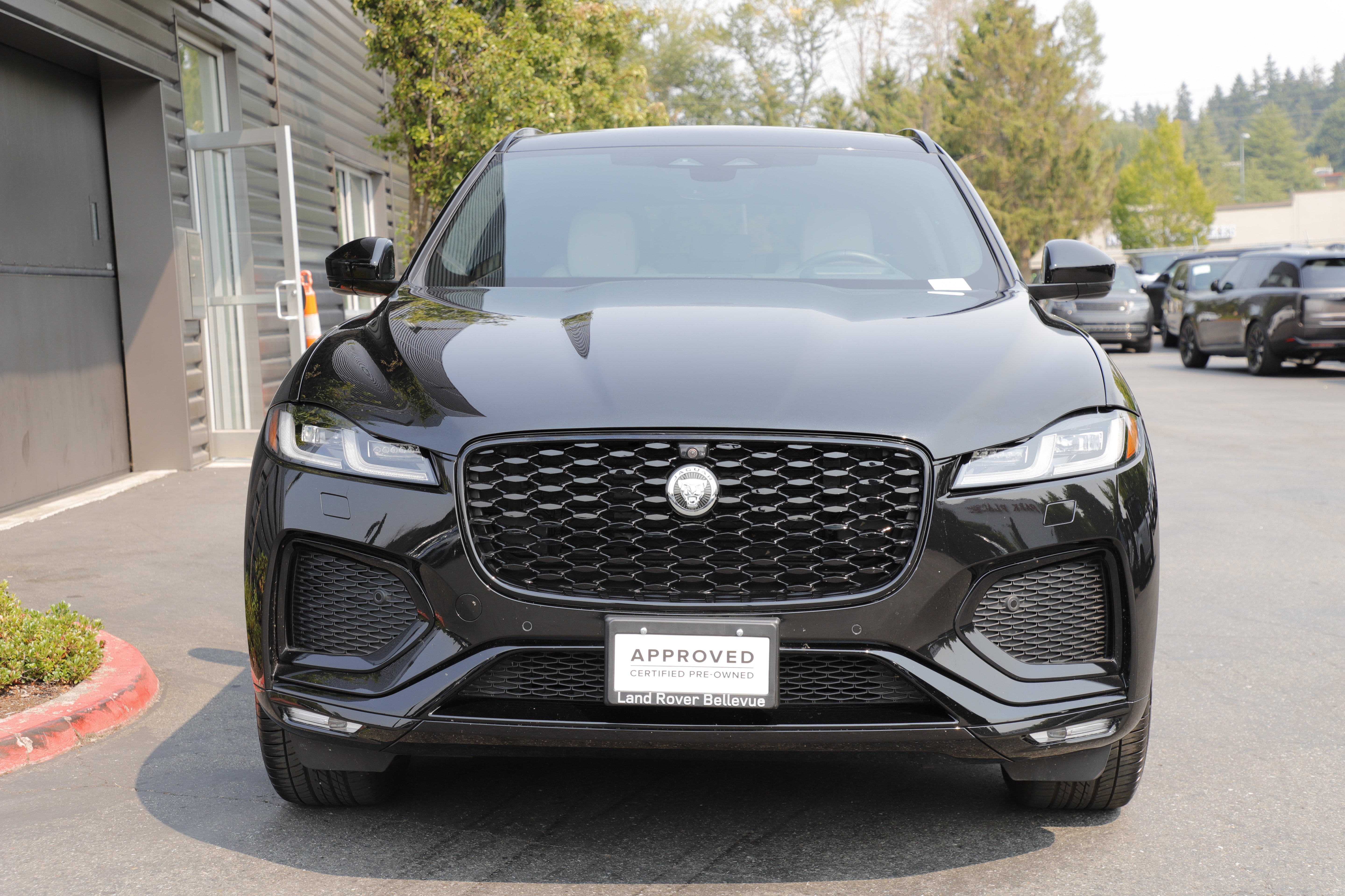 Certified 2026 Jaguar F-PACE R-Dynamic S AWD/4WD image 4