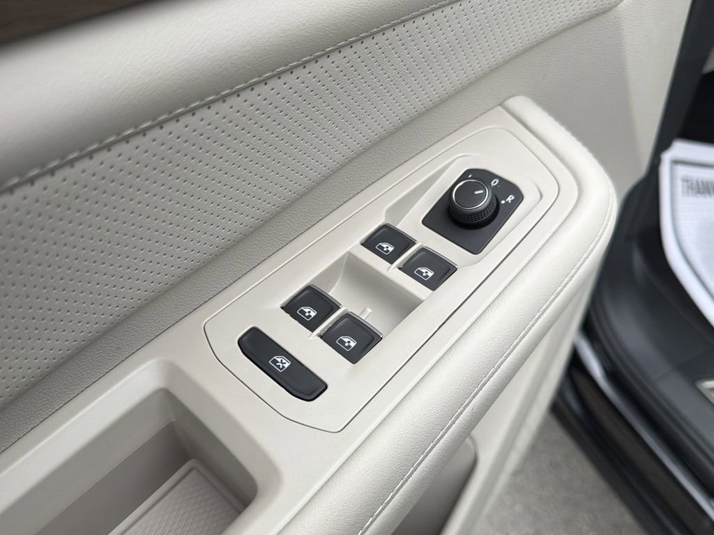 New 2026 Volkswagen Atlas SE FWD image 25
