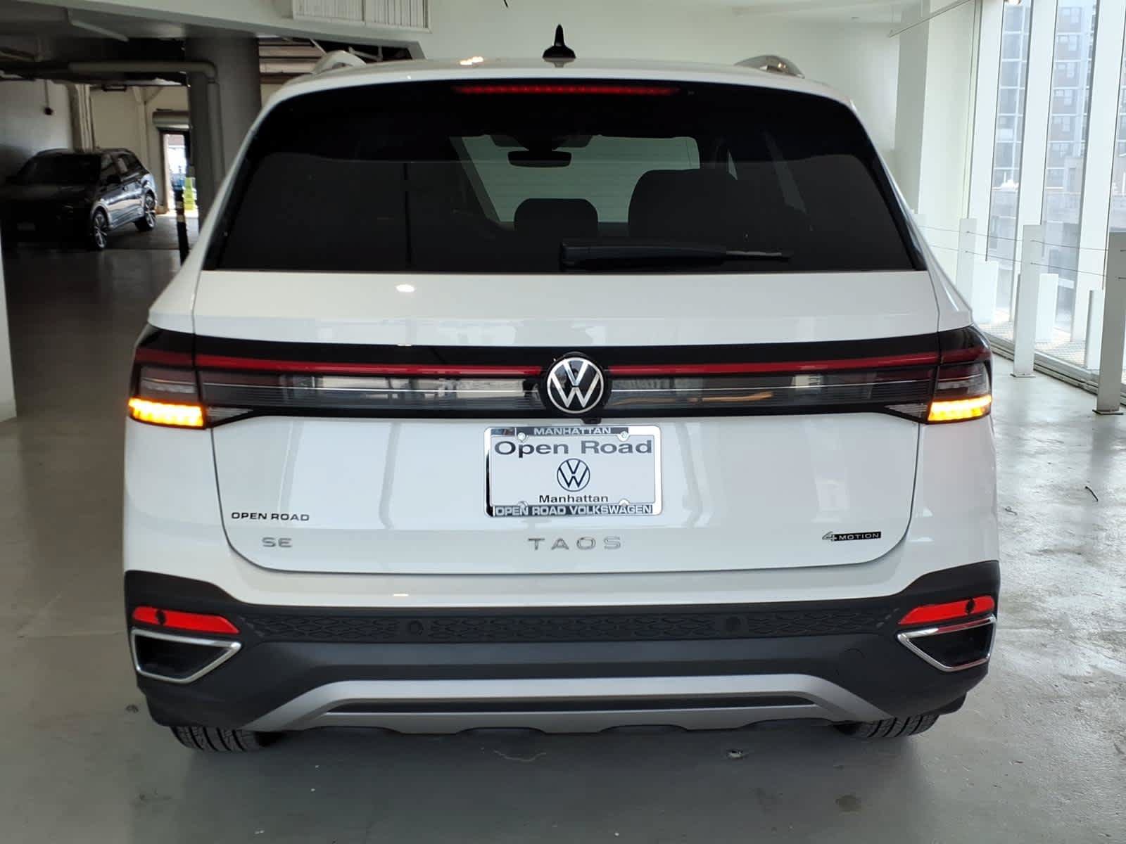 Used 2026 Volkswagen Taos SE AWD/4WD image 5