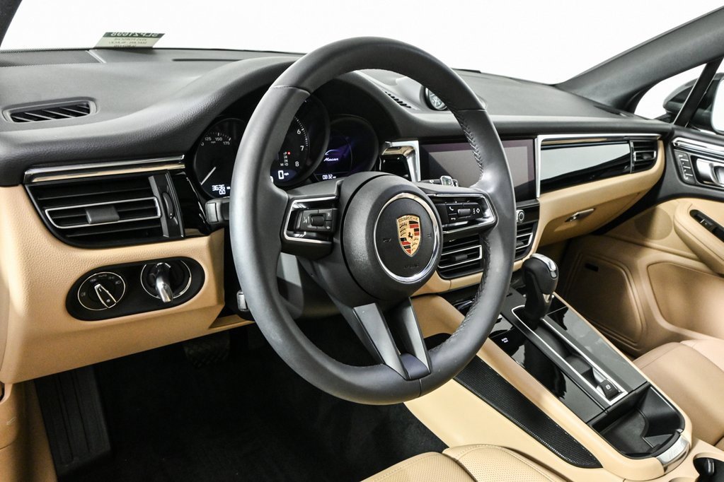 Used 2025 Porsche Macan image 4