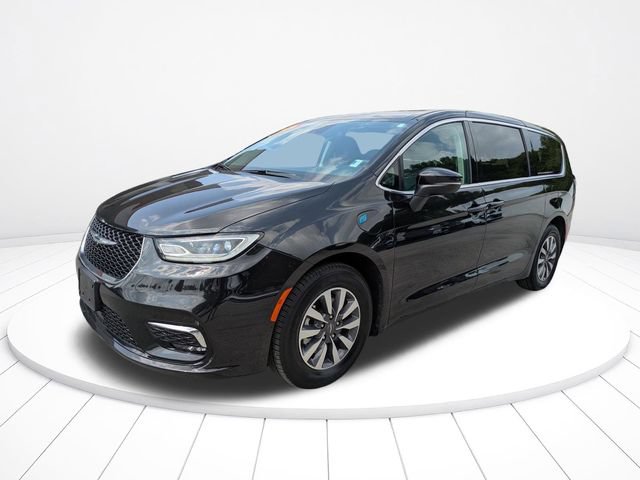 Used 2023 Chrysler Pacifica Touring-L FWD image 8