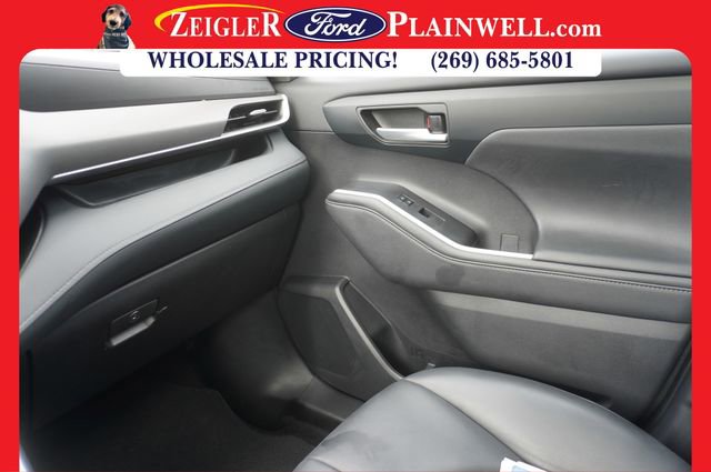 Used 2023 Toyota Highlander XLE image 35