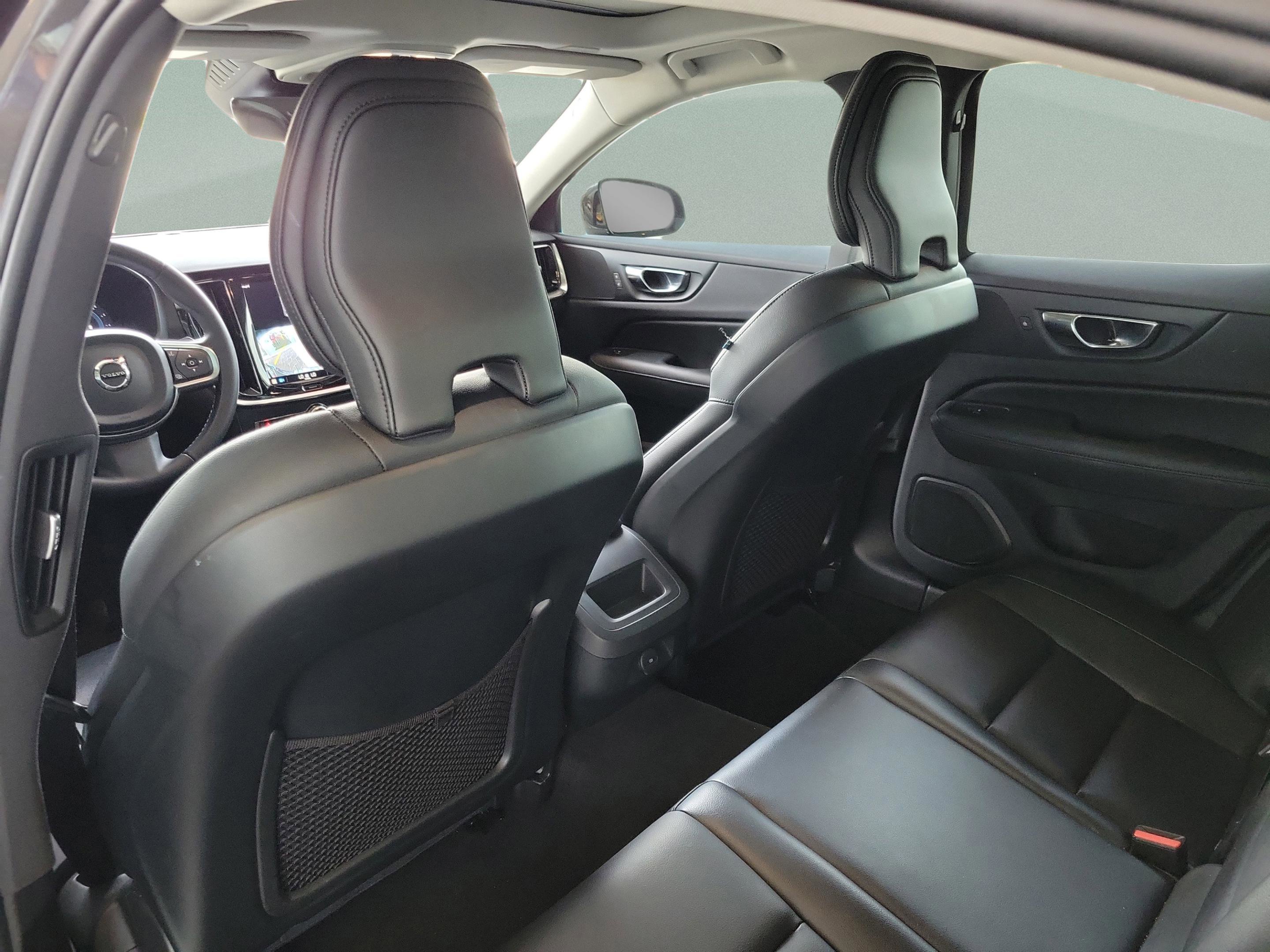 Used 2024 Volvo S60 B5 Core image 12