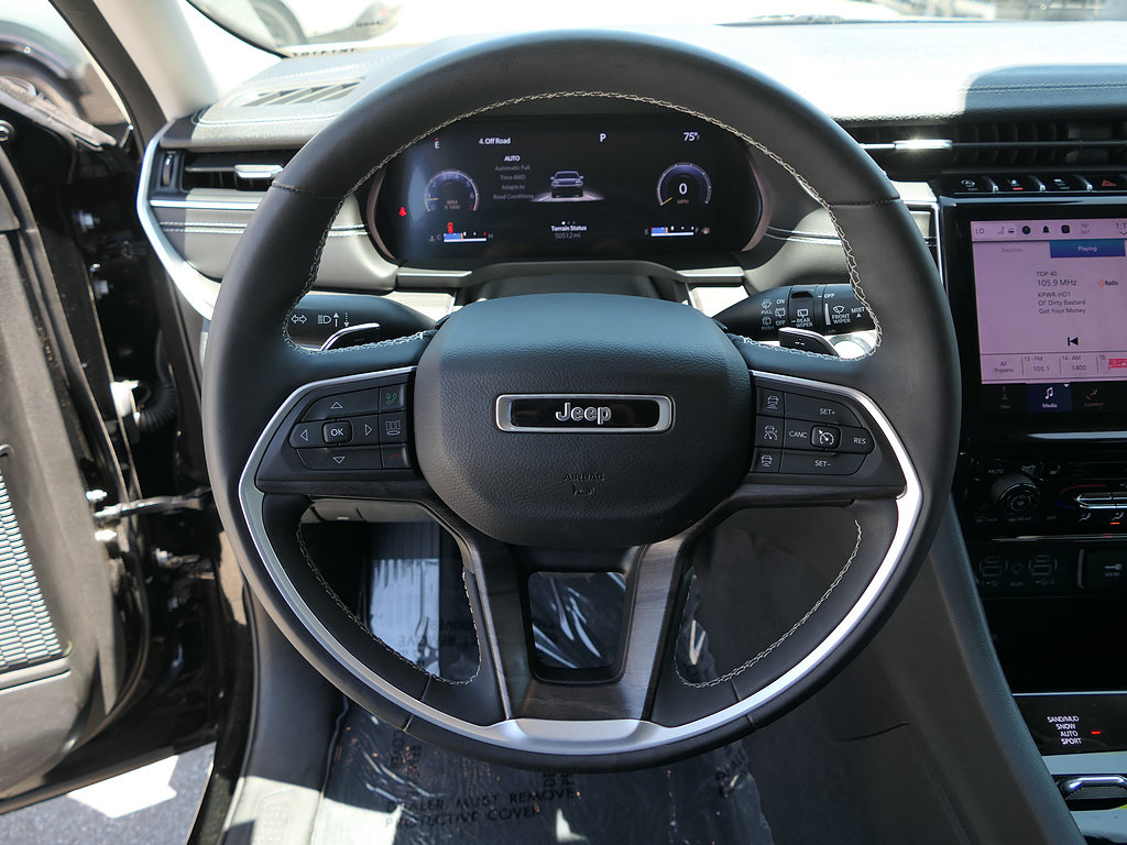 Used 2023 Jeep Grand Cherokee L Limited AWD/4WD image 17