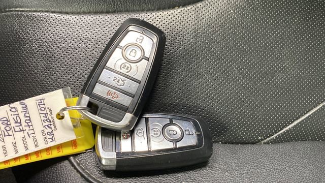 Used 2019 Ford Fusion Titanium FWD image 21