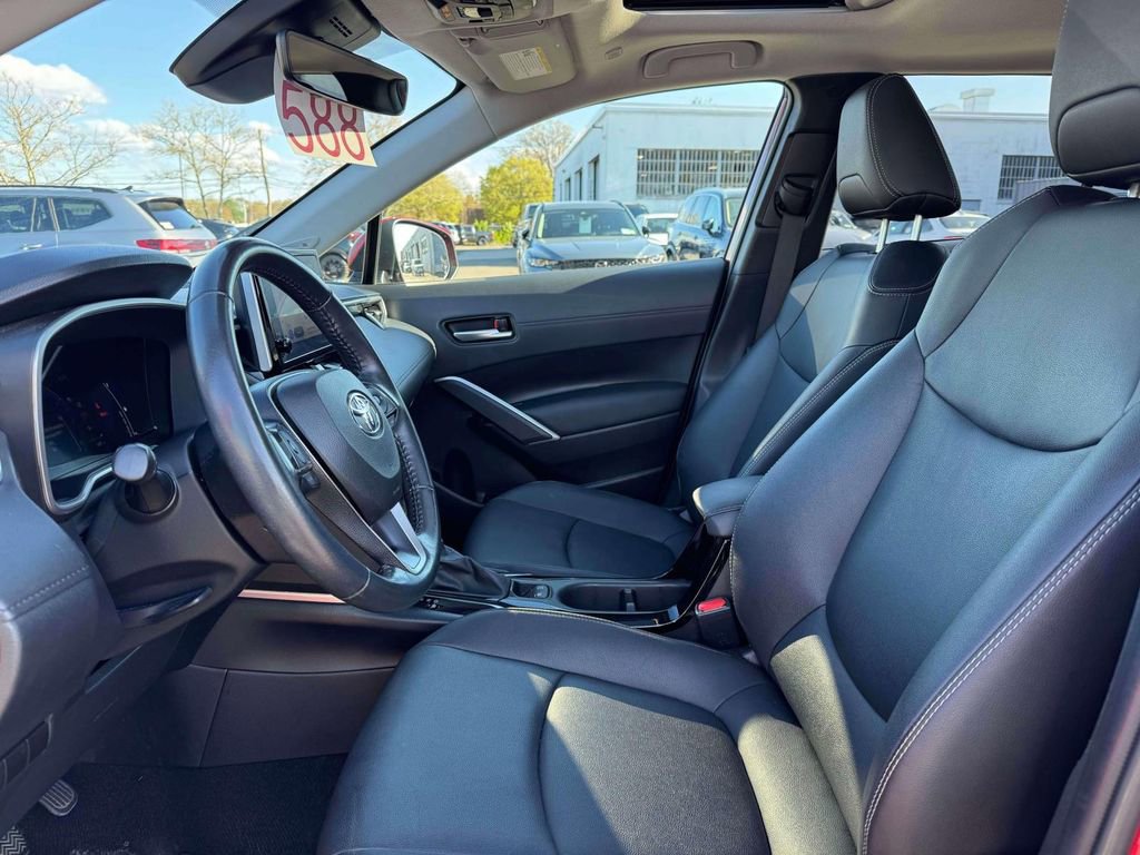 Used 2023 Toyota Corolla Cross XLE w/ Convenience Package AWD/4WD image 16