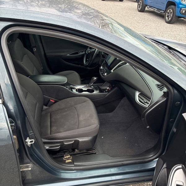 Used 2019 Chevrolet Malibu RS image 8