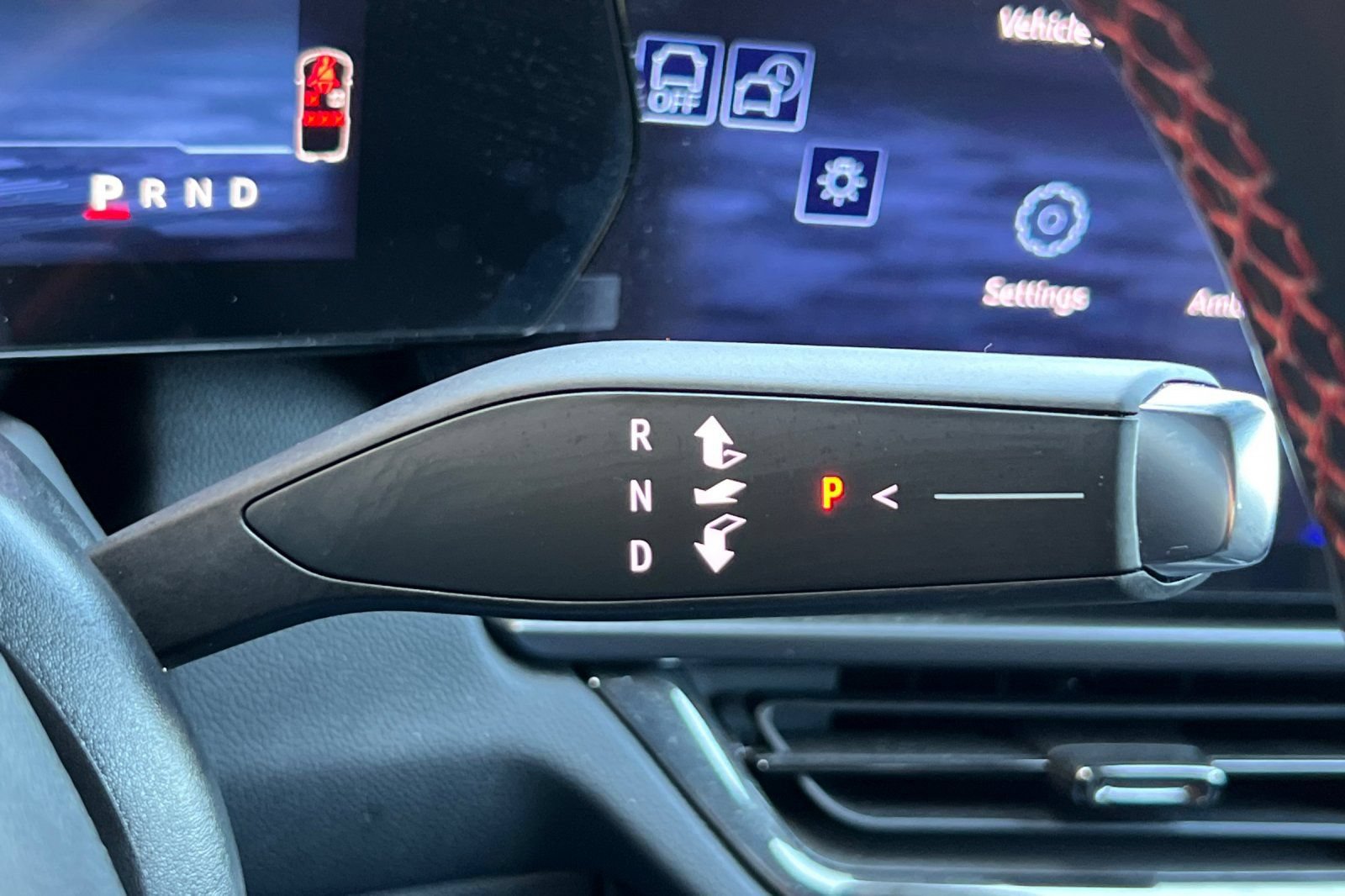 Used 2024 Chevrolet Equinox EV RS FWD image 31