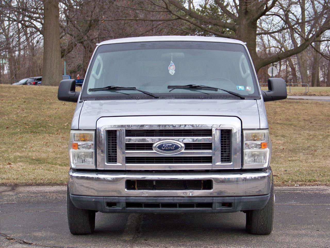 Used 2010 Ford E-350 and Econoline 350 XL image 5