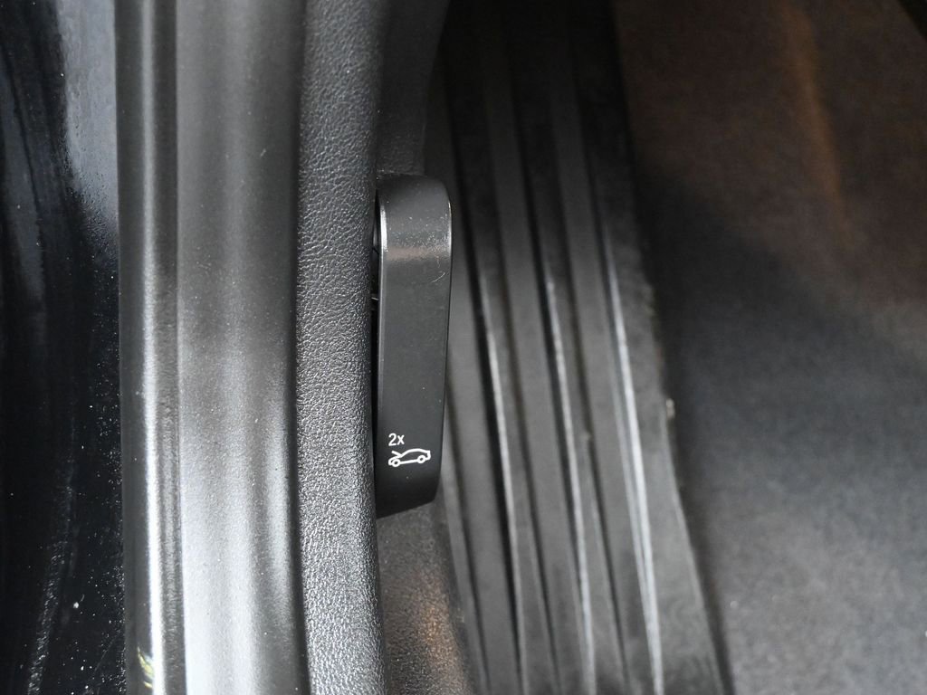 Used 2024 BMW 430i Convertible image 18