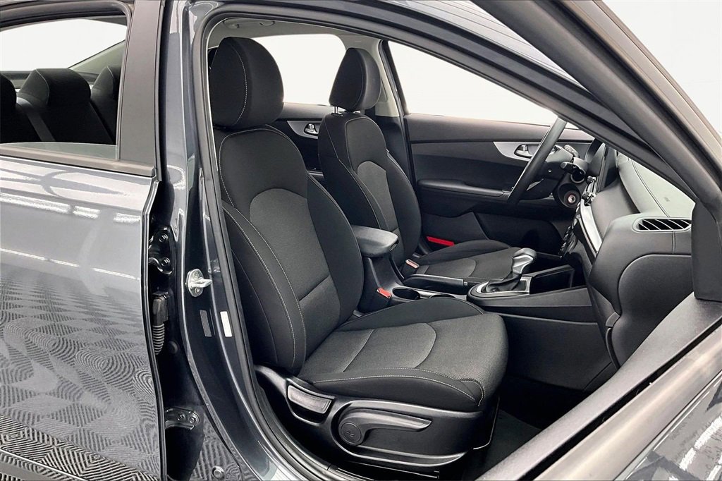 Used 2022 Kia Forte LXS image 7