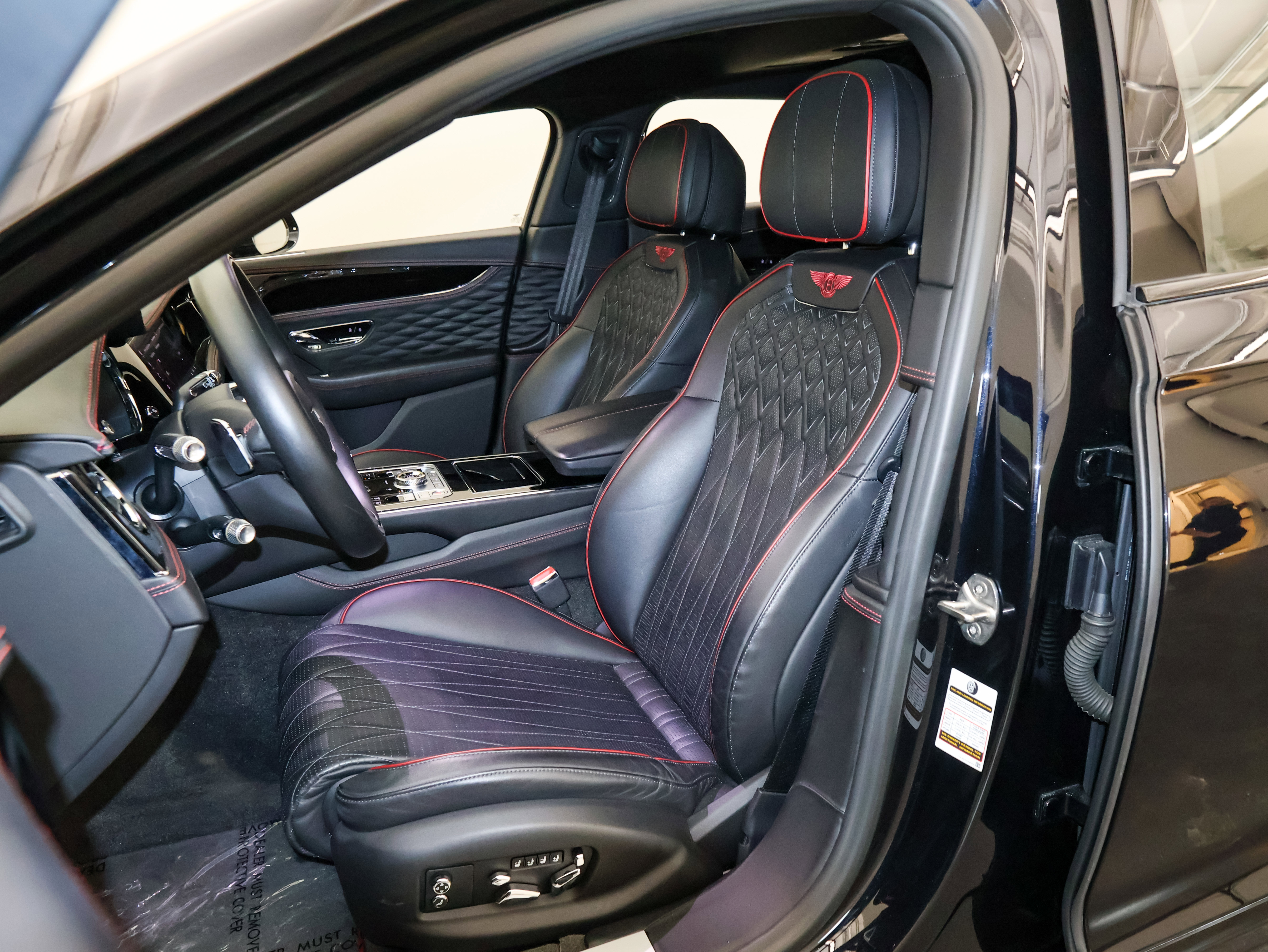 Used 2022 Bentley Flying Spur V8 image 13