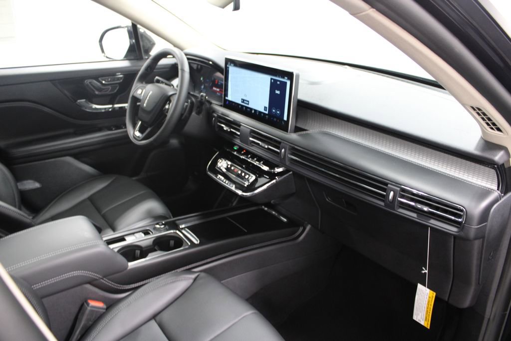 New 2025 Lincoln Corsair FWD w/ Equipment Group 101A image 30