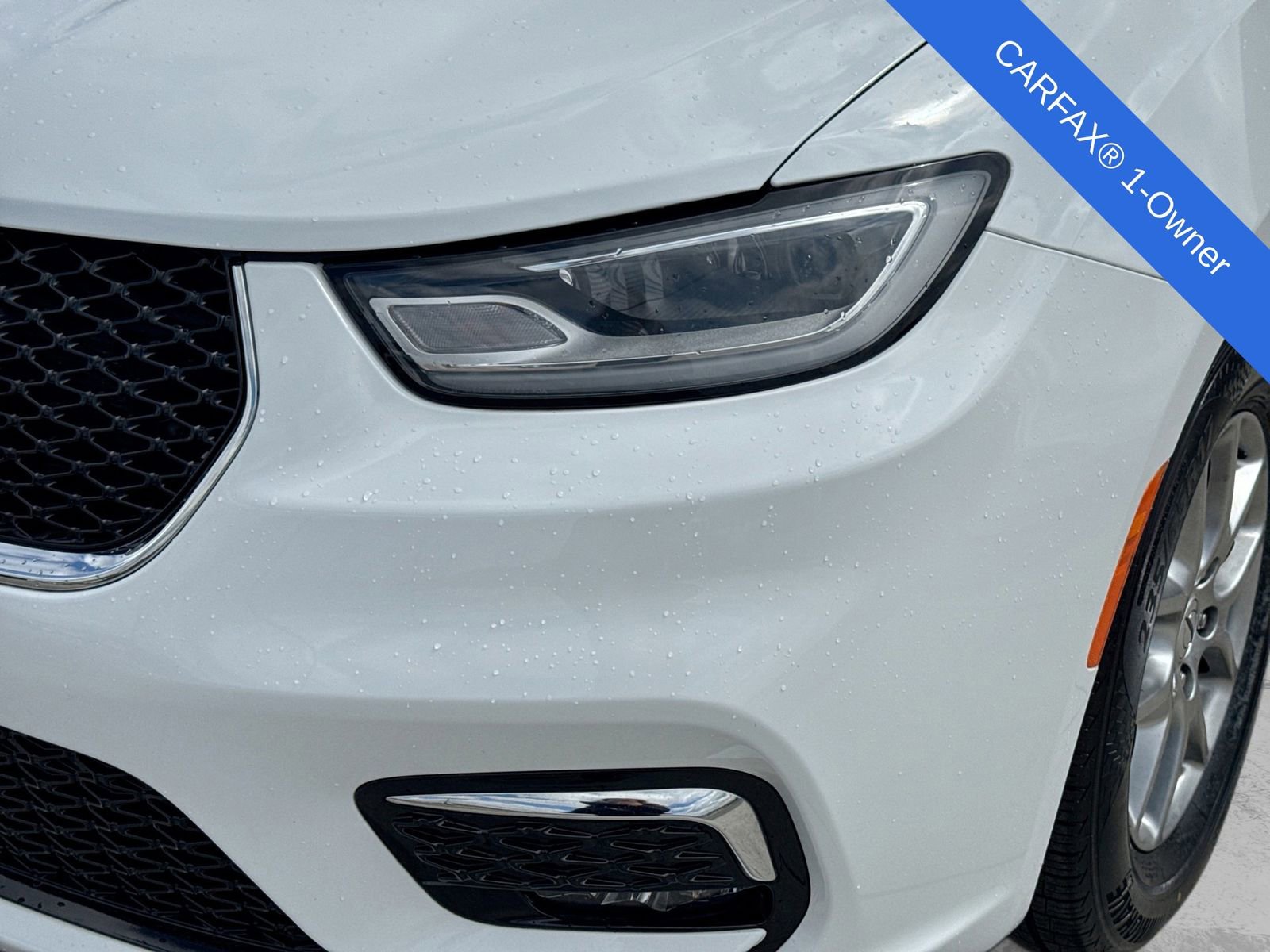 Used 2021 Chrysler Pacifica Touring w/ Cold Weather Group FWD image 13