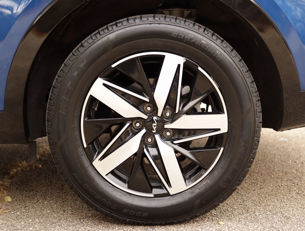 Used 2023 Kia Sorento S w/ Panoramic Sunroof Package image 39