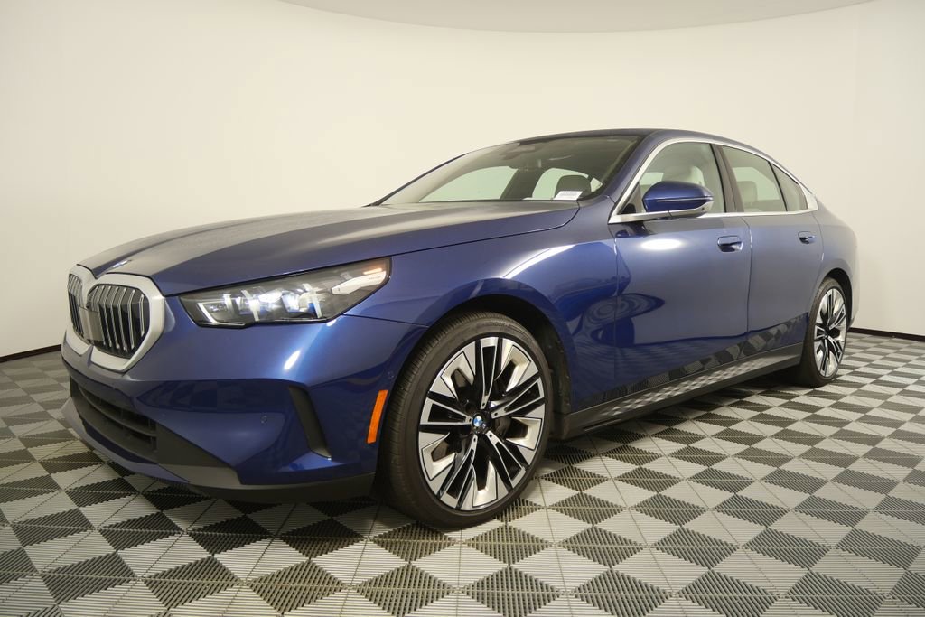 Certified 2025 BMW 540i xDrive AWD/4WD image 7