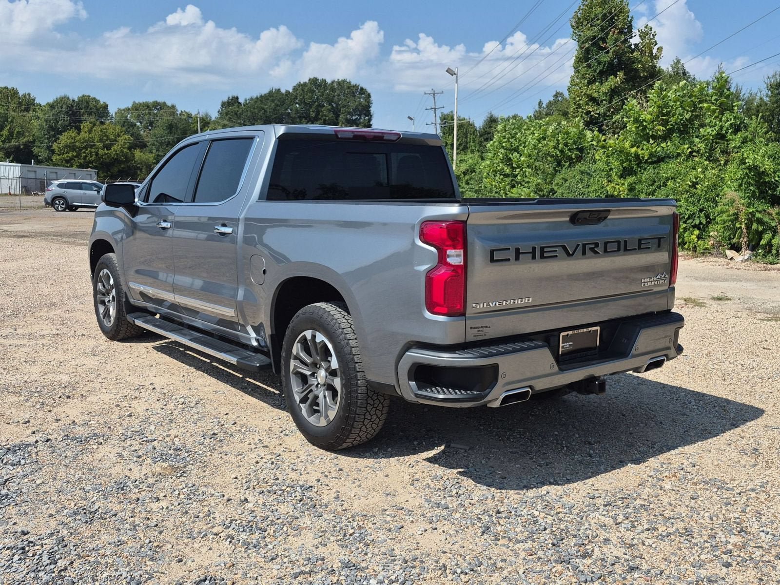Used 2024 Chevrolet Silverado 1500 High Country w/ Z71 Off-Road Package AWD/4WD image 3