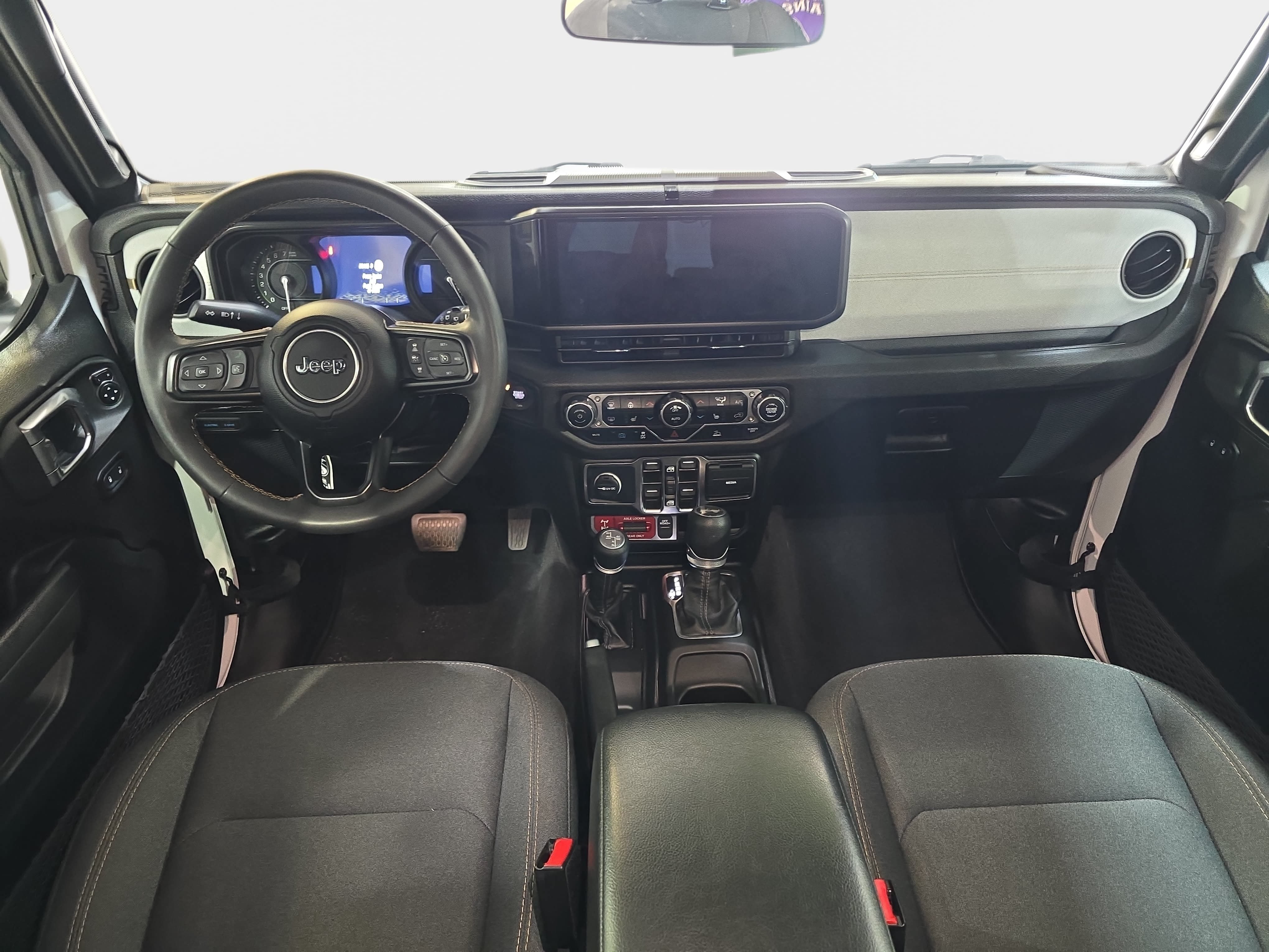 Used 2024 Jeep Wrangler Unlimited AWD/4WD image 10
