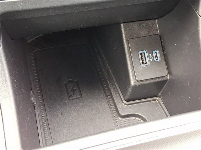 Used 2024 Ford Edge Titanium image 25