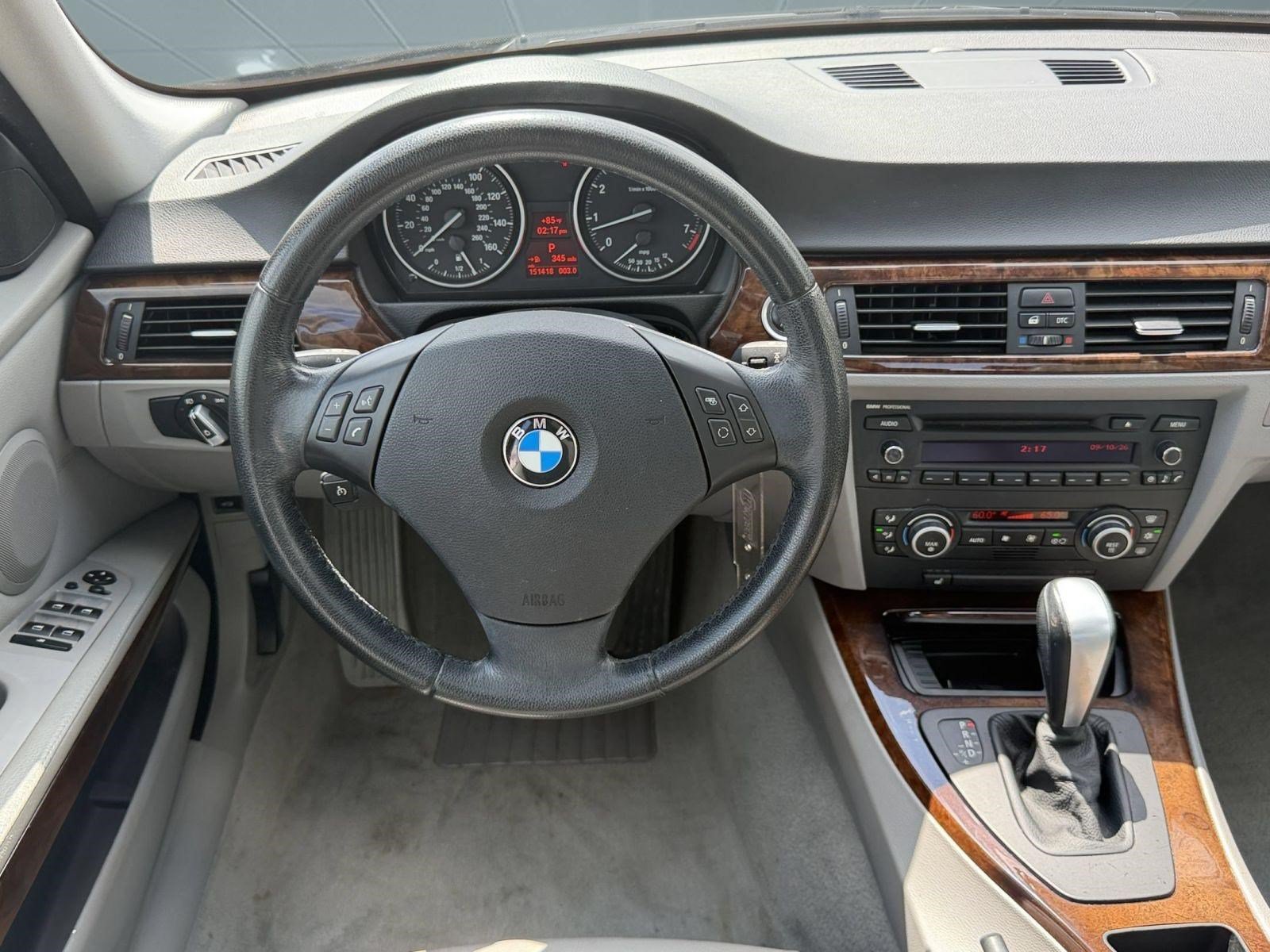 Used 2009 BMW 328i Sedan RWD image 27