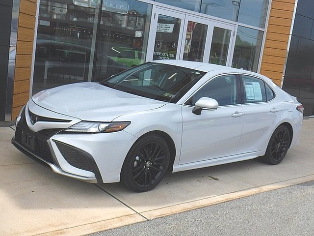 Used 2023 Toyota Camry XSE image 1