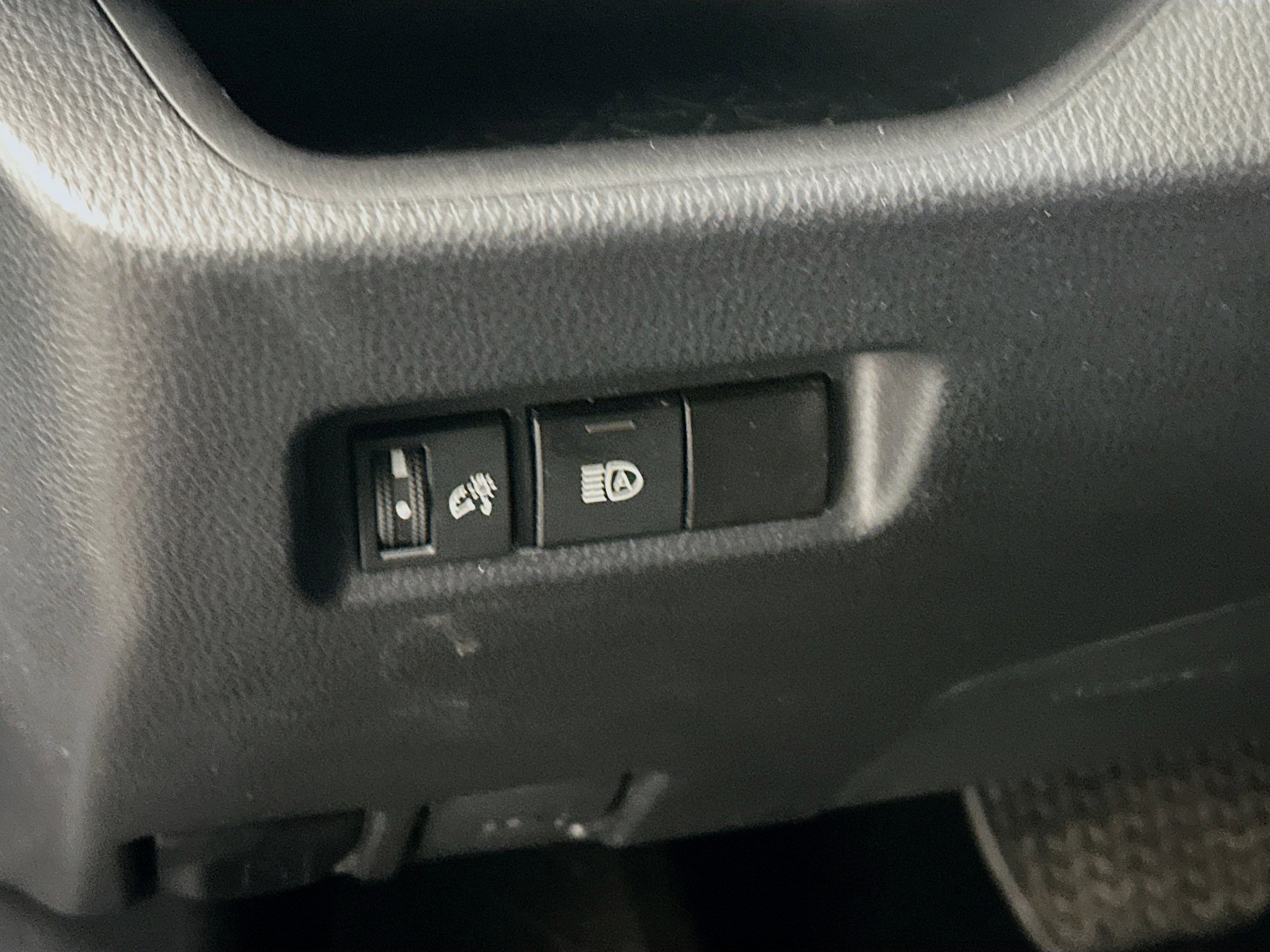 Used 2024 Toyota RAV4 LE image 17