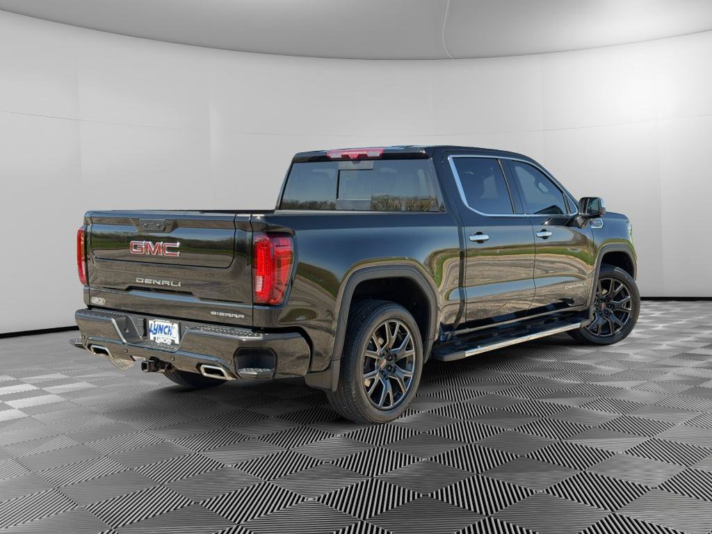 Used 2023 GMC Sierra 1500 Denali w/ Technology Package AWD/4WD image 4