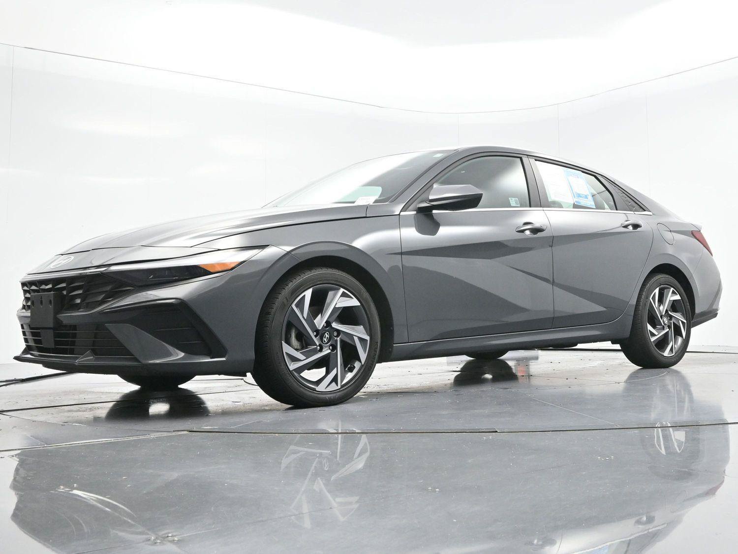 Used 2024 Hyundai Elantra SEL w/ Convenience Package FWD image 48