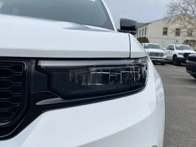 New 2025 Jeep Grand Cherokee Altitude image 11