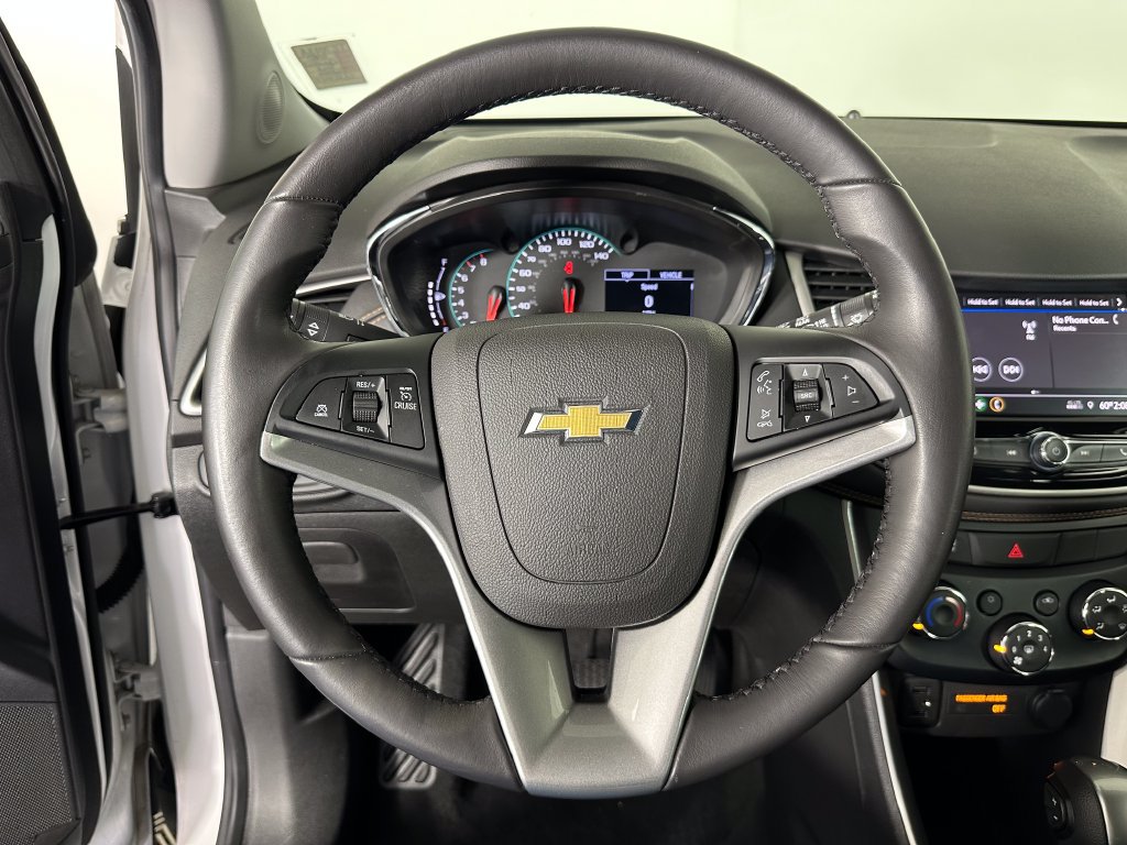 Used 2020 Chevrolet Trax LT w/ Driver Confidence Package FWD image 11