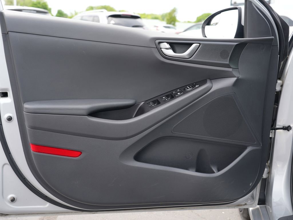 Used 2018 Hyundai Ioniq Blue FWD image 14