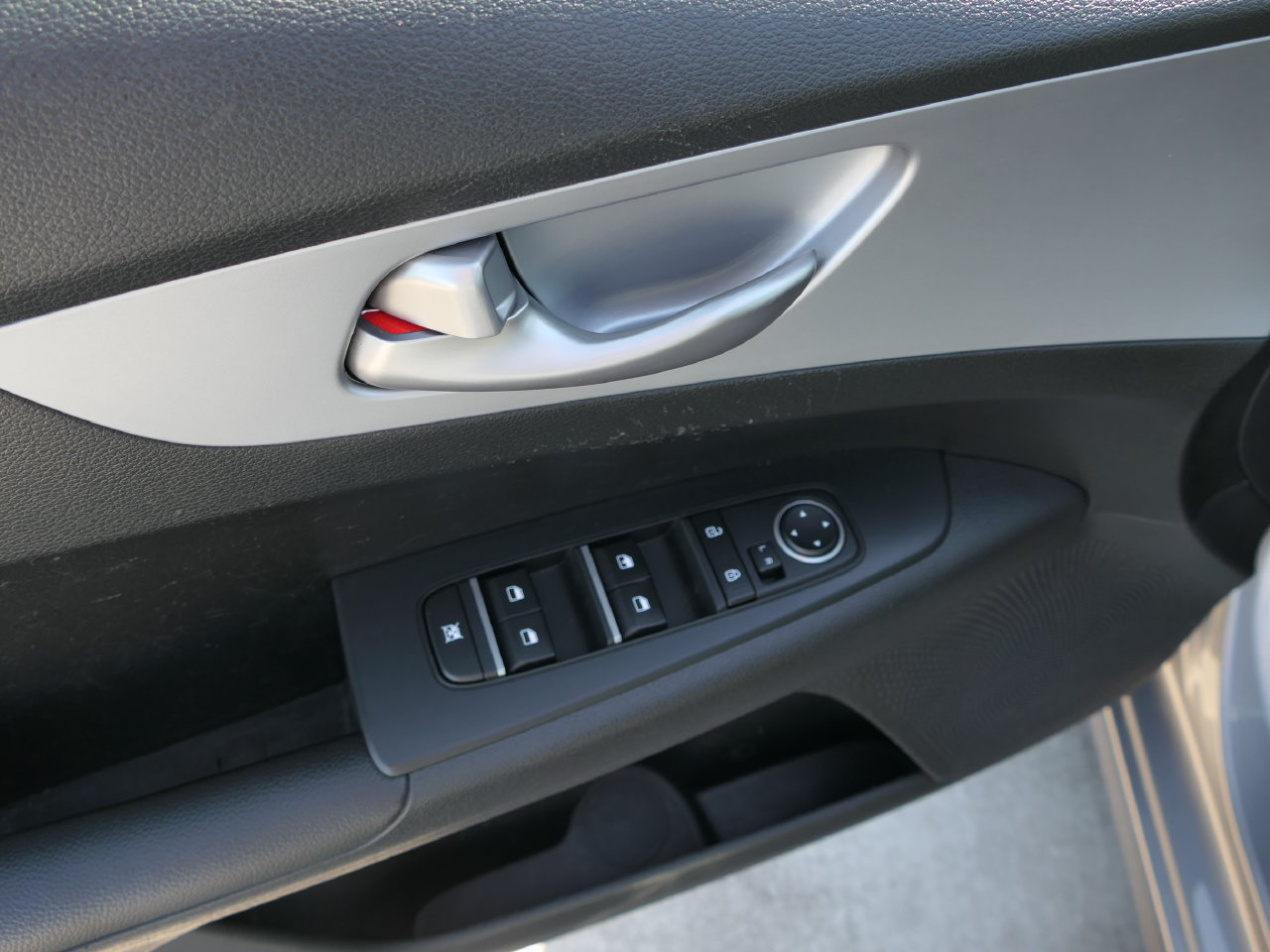 Certified 2024 Kia Forte LXS w/ LXS Technology Package FWD image 15