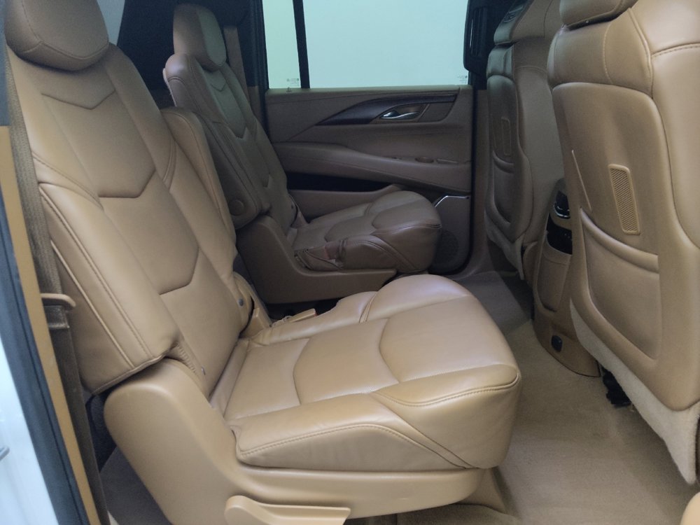 Used 2017 Cadillac Escalade ESV Platinum RWD image 19