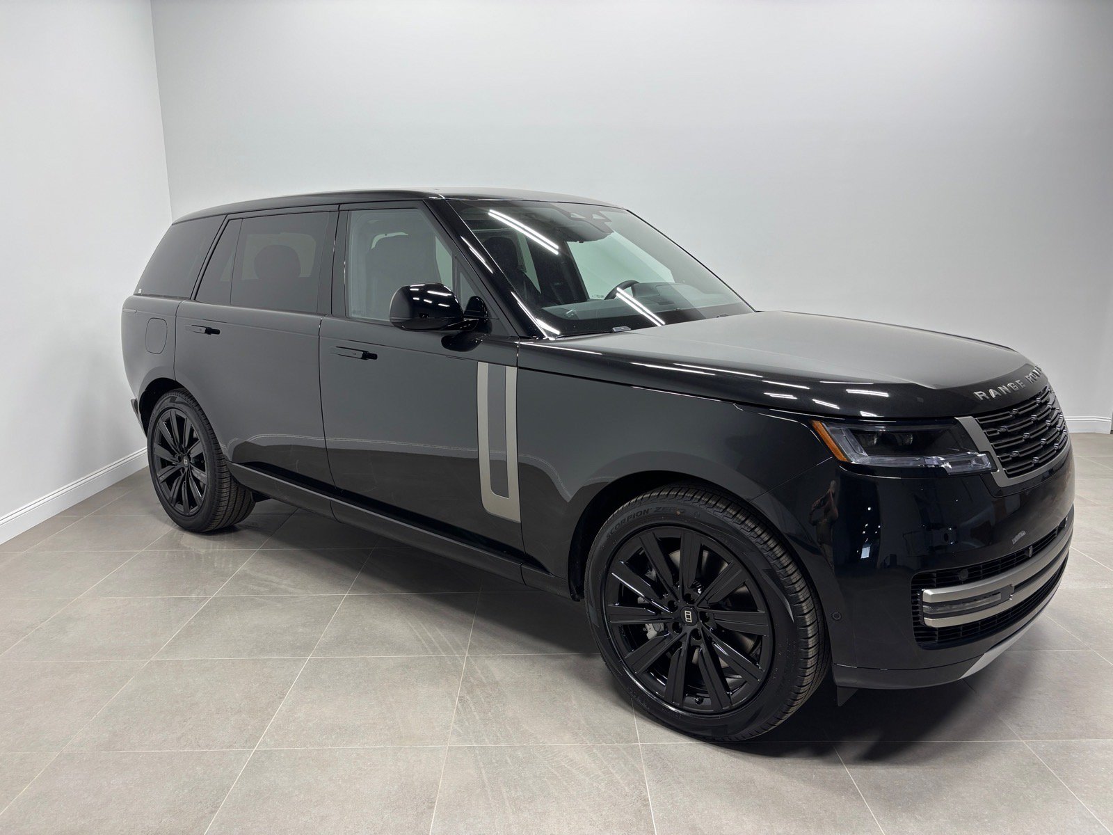 New 2027 Land Rover Range Rover Long Wheelbase SE AWD/4WD image 5