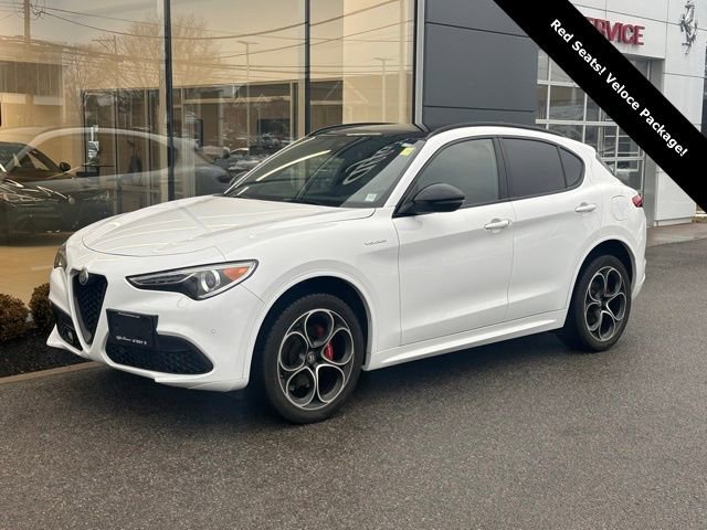 Used 2022 Alfa Romeo Stelvio Veloce AWD/4WD image 1