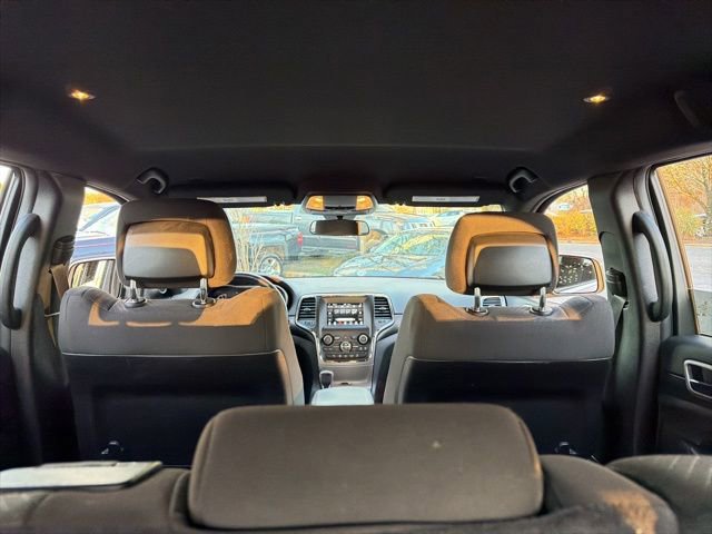 Used 2020 Jeep Grand Cherokee Laredo AWD/4WD image 15