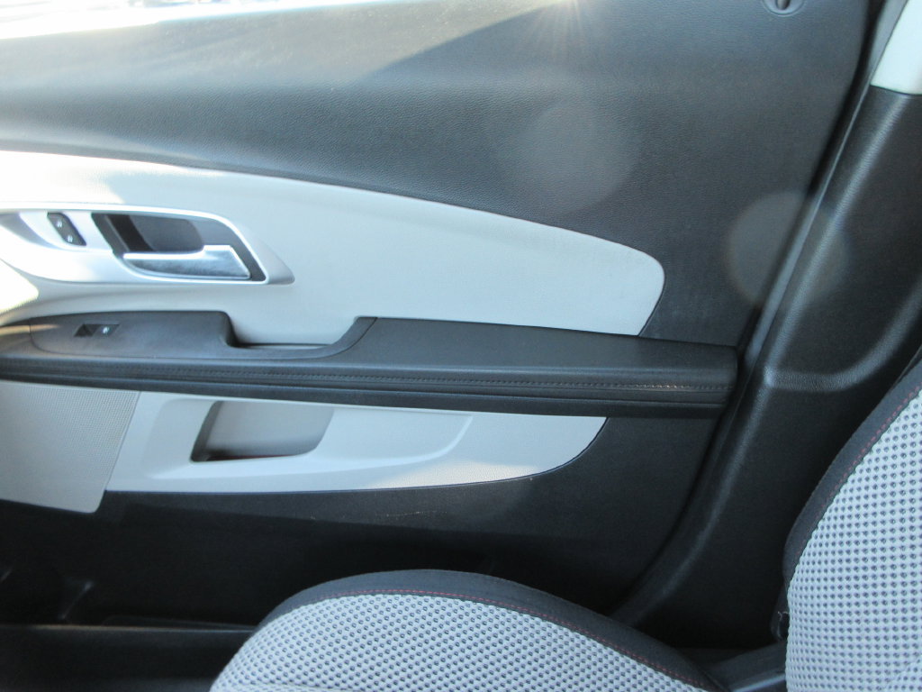 Certified 2017 Chevrolet Equinox LT FWD image 30