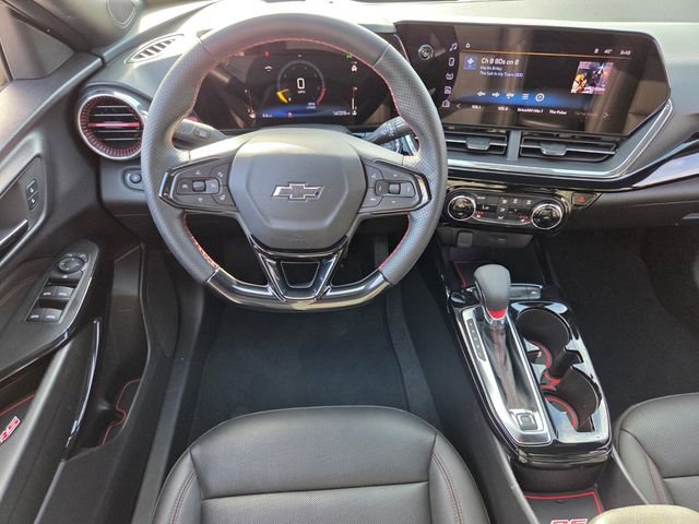 Used 2025 Chevrolet Trax RS w/ Driver Confidence Package image 13