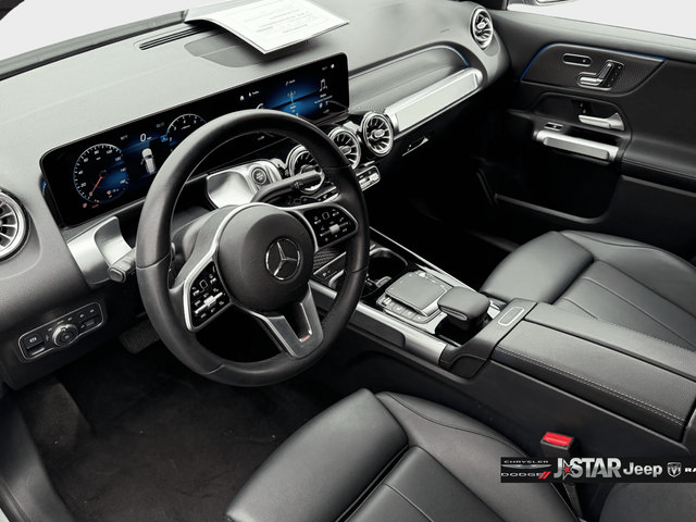 Used 2022 Mercedes-Benz GLB 250 4MATIC w/ Premium Package Lite image 11