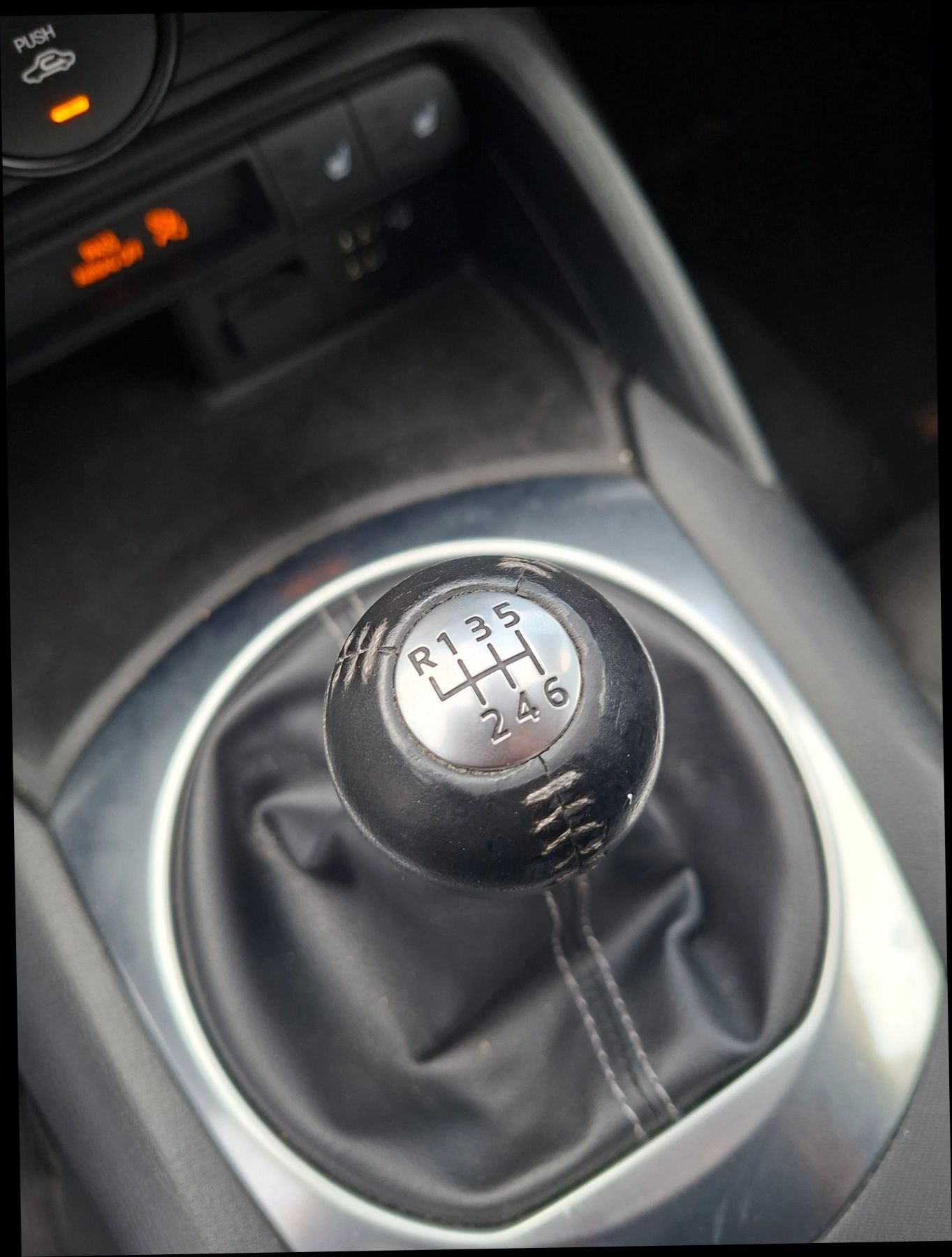 Used 2020 MAZDA MX-5 Miata RF Club RWD image 10