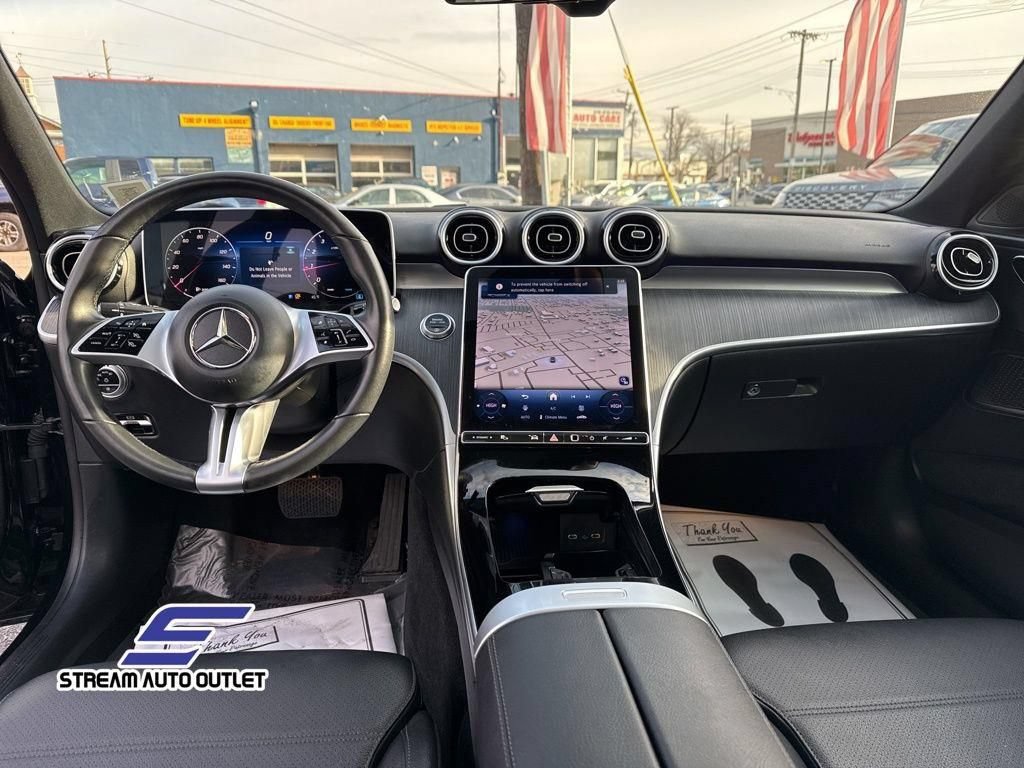 Used 2025 Mercedes-Benz C 300 4MATIC Sedan image 30