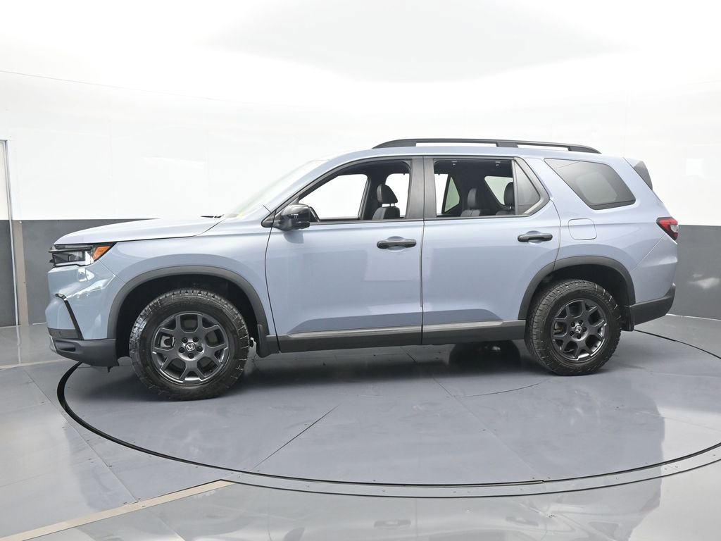 Used 2023 Honda Pilot TrailSport image 2