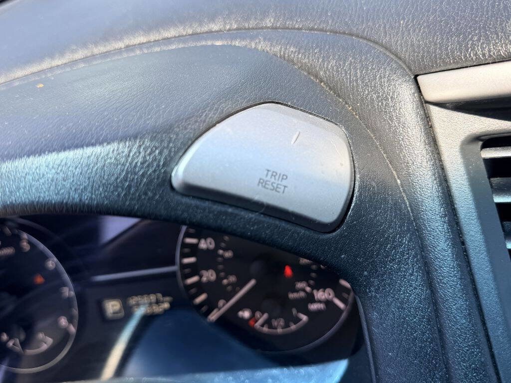 Used 2015 Nissan Pathfinder S AWD/4WD image 19